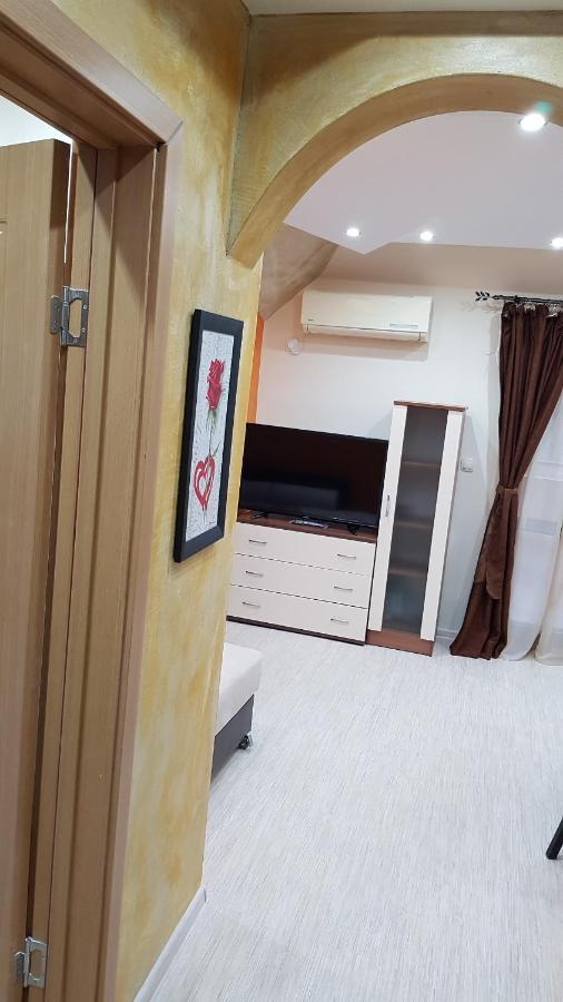 Yana Apartments Санданський Екстер'єр фото