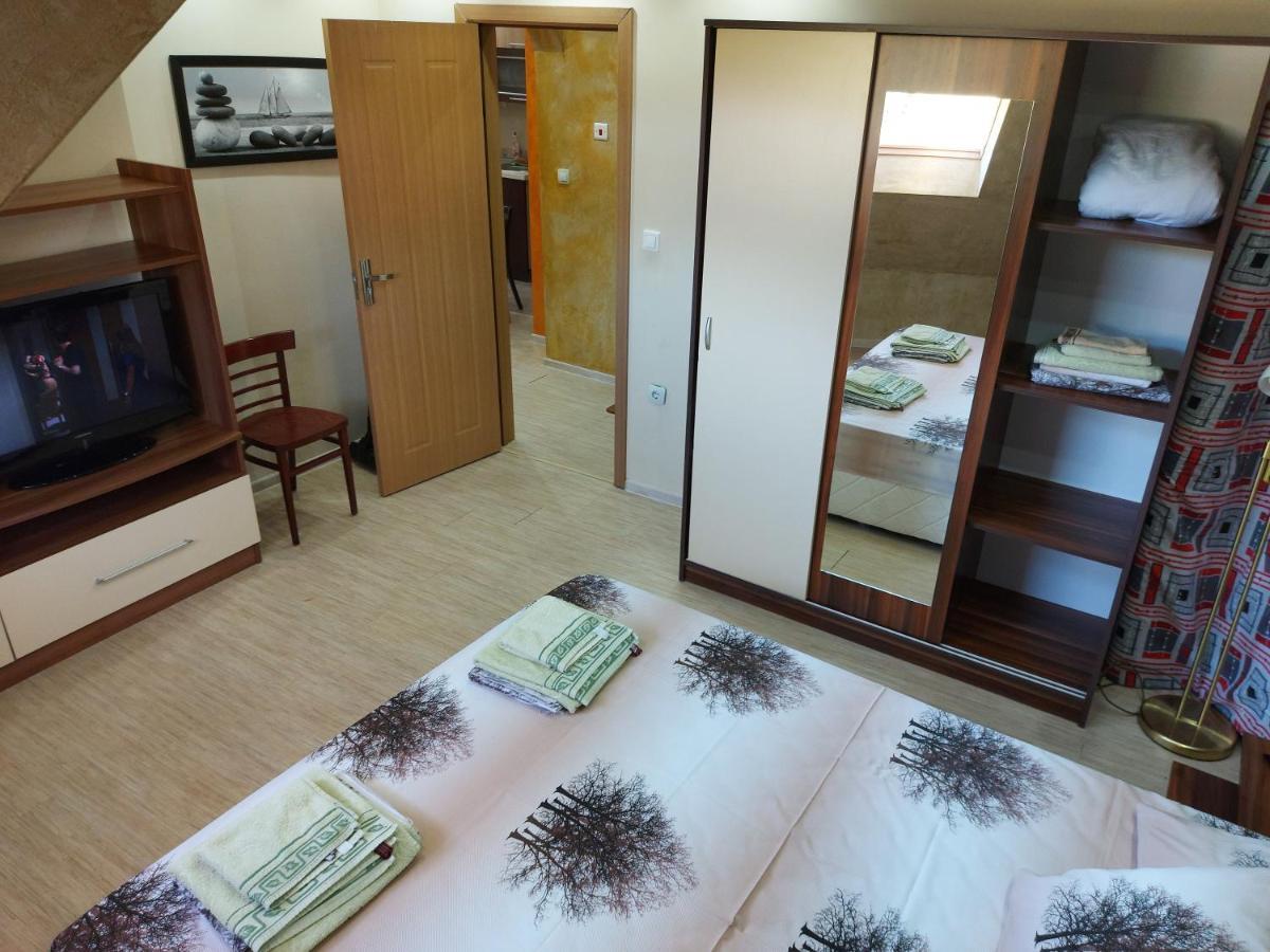 Yana Apartments Санданський Екстер'єр фото