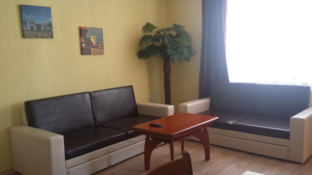 Yana Apartments Санданський Номер фото