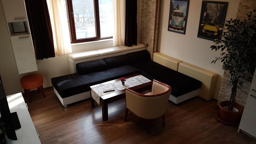Yana Apartments Санданський Екстер'єр фото
