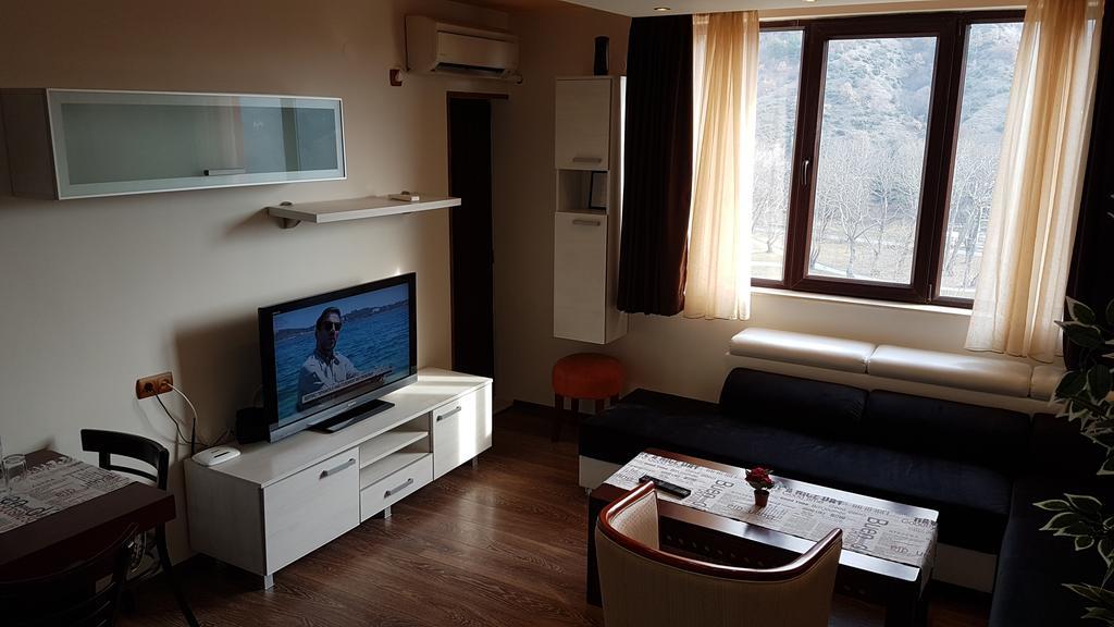 Yana Apartments Санданський Екстер'єр фото
